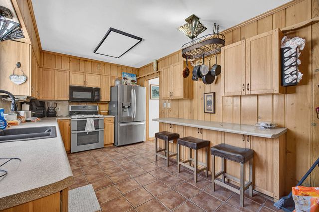 1218 20TH Ave Way, East Moline, IL 61244