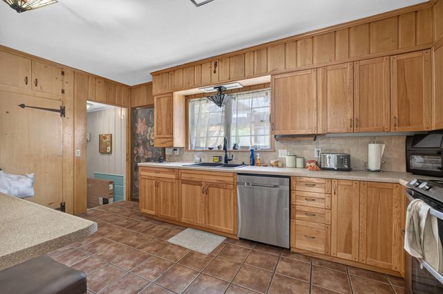 1218 20TH Ave Way, East Moline, IL 61244