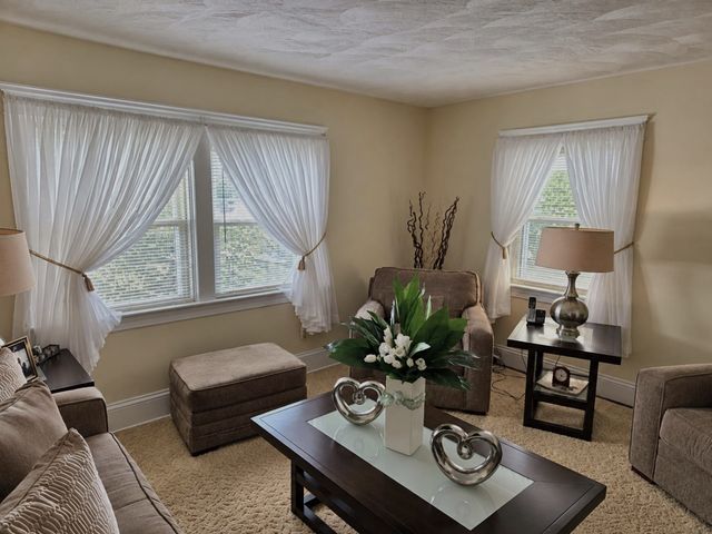 209 River Road, Lincoln, RI 02865