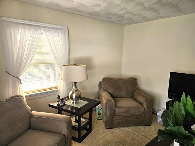 209 River Road, Lincoln, RI 02865