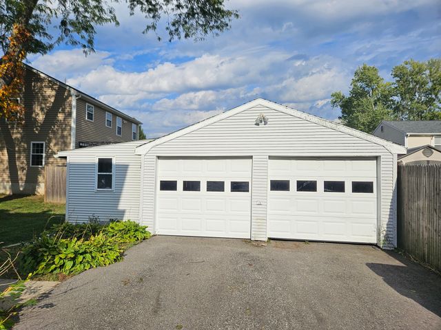 209 River Road, Lincoln, RI 02865
