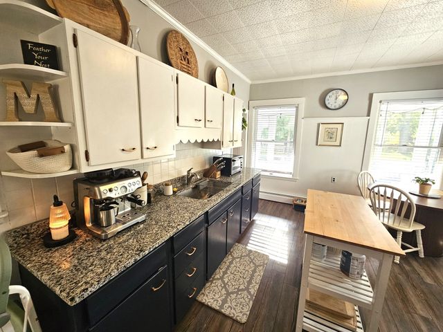 209 River Road, Lincoln, RI 02865