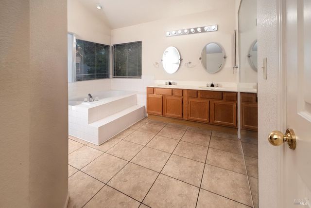 309 Sparrow St, Vacaville, CA 95687