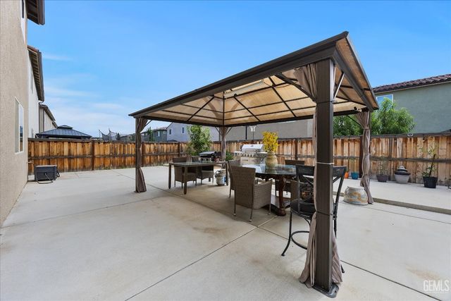 11115 Guaranda Place, Bakersfield, CA 93306