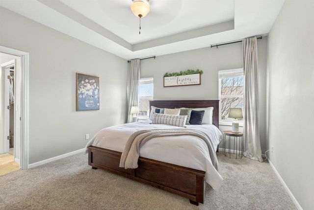 5371 LITTLE BLUESTEM Drive, Mcfarland, WI 53558