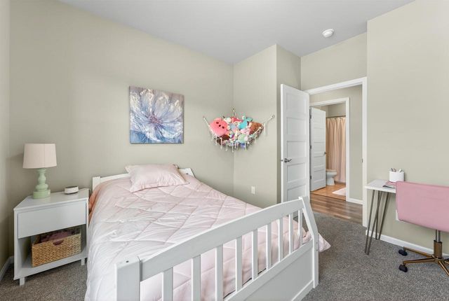 5371 LITTLE BLUESTEM Drive, Mcfarland, WI 53558