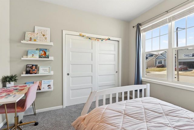 5371 LITTLE BLUESTEM Drive, Mcfarland, WI 53558