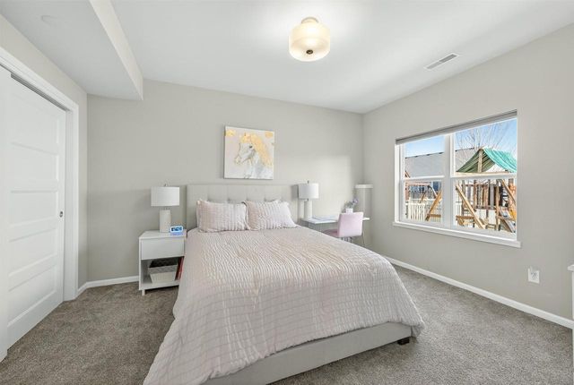 5371 LITTLE BLUESTEM Drive, Mcfarland, WI 53558