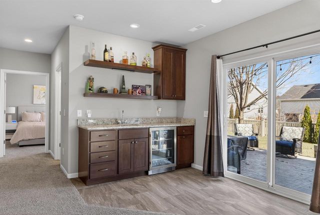 5371 LITTLE BLUESTEM Drive, Mcfarland, WI 53558