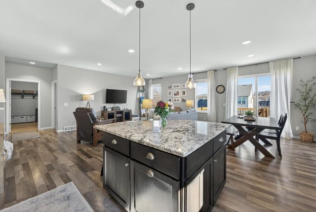 5371 LITTLE BLUESTEM Drive, Mcfarland, WI 53558