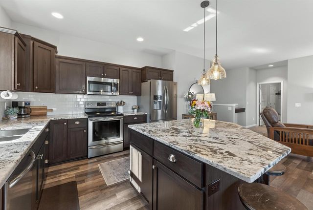 5371 LITTLE BLUESTEM Drive, Mcfarland, WI 53558