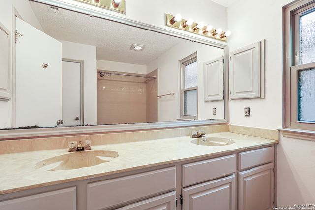 2533 Montebello, San Antonio, TX 78259