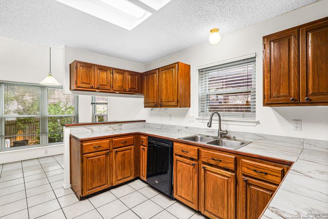 2533 Montebello, San Antonio, TX 78259