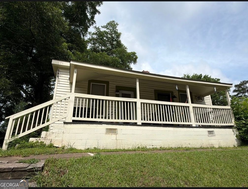 5 Spruce Street, Porterdale, GA 30014