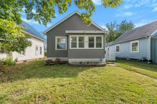 1046 12th Street NE, Cedar Rapids, IA 52402