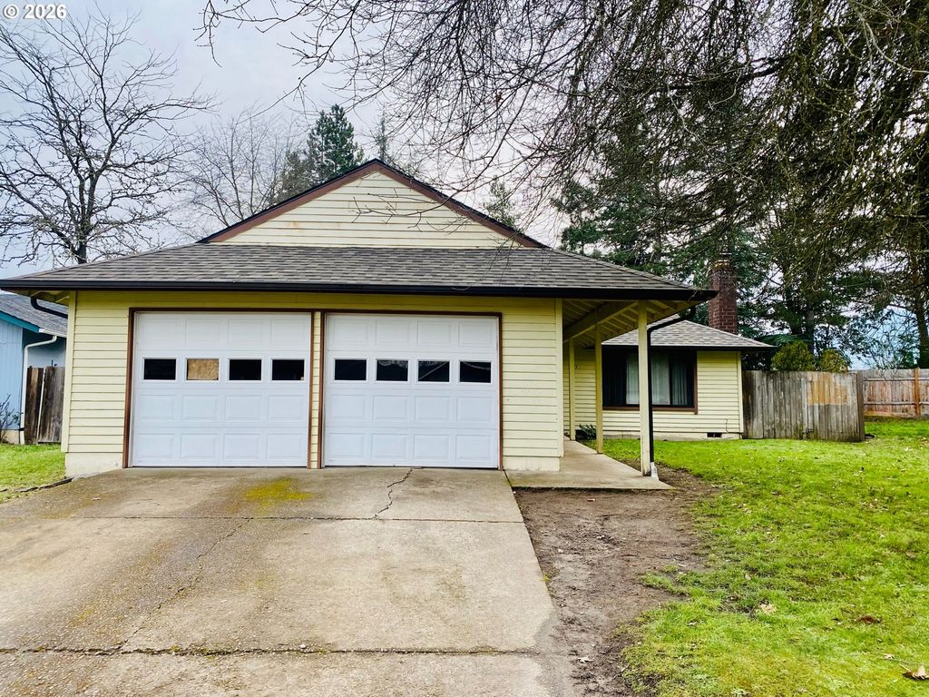 3732 PEPPERTREE Dr, Eugene, OR 97402