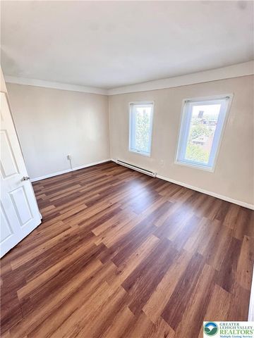 1348 East 6th 3rd Floor Rear, Bethlehem City, PA 18015