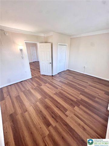 1348 East 6th 3rd Floor Rear, Bethlehem City, PA 18015