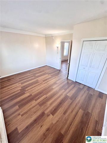 1348 East 6th 3rd Floor Rear, Bethlehem City, PA 18015