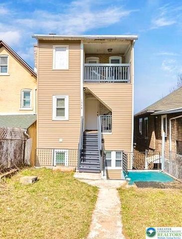 1348 East 6th 3rd Floor Rear, Bethlehem City, PA 18015
