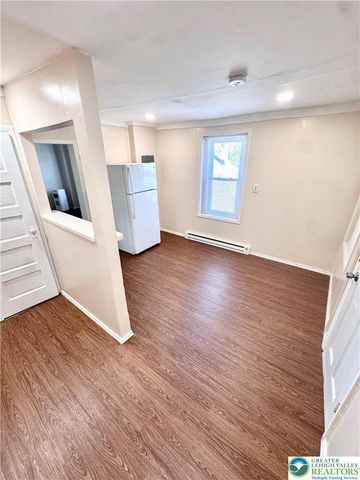 1348 East 6th 3rd Floor Rear, Bethlehem City, PA 18015