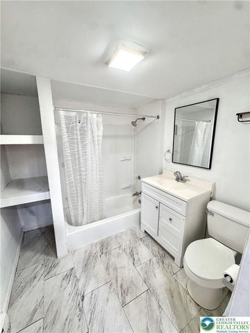 1348 East 6th 3rd Floor Rear, Bethlehem City, PA 18015