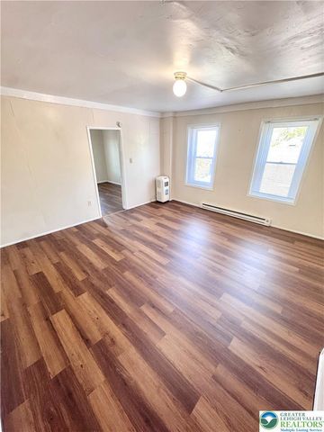 1348 East 6th 3rd Floor Rear, Bethlehem City, PA 18015