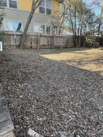 704 Franklin BLVD B, Austin, TX 78751