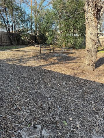 704 Franklin BLVD B, Austin, TX 78751