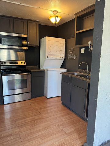 704 Franklin BLVD B, Austin, TX 78751