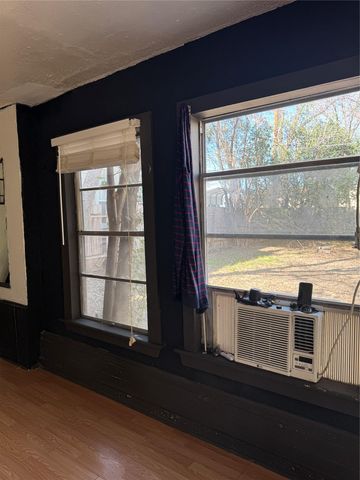 704 Franklin BLVD B, Austin, TX 78751