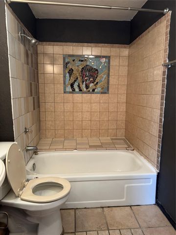 704 Franklin BLVD B, Austin, TX 78751