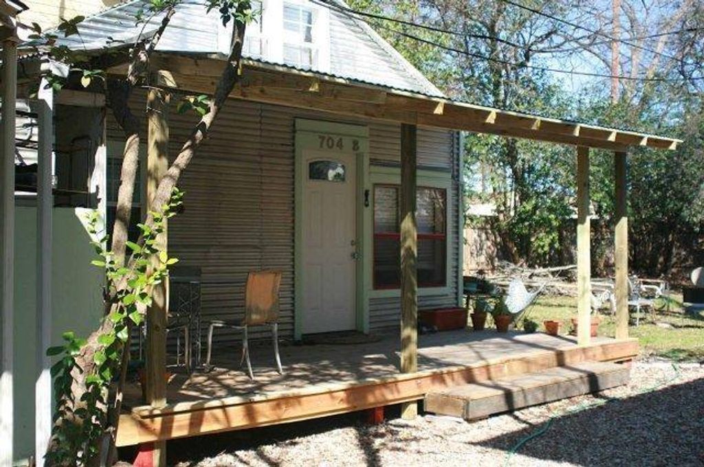 704 Franklin BLVD B, Austin, TX 78751