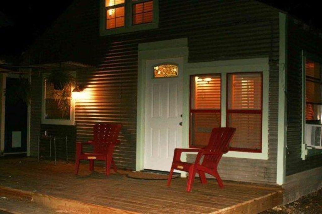 704 Franklin BLVD B, Austin, TX 78751