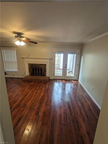 123 Wellesley Drive DR, Newport News, VA 23606