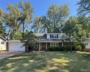 56 Forest Crest Drive, Chesterfield, MO 63017