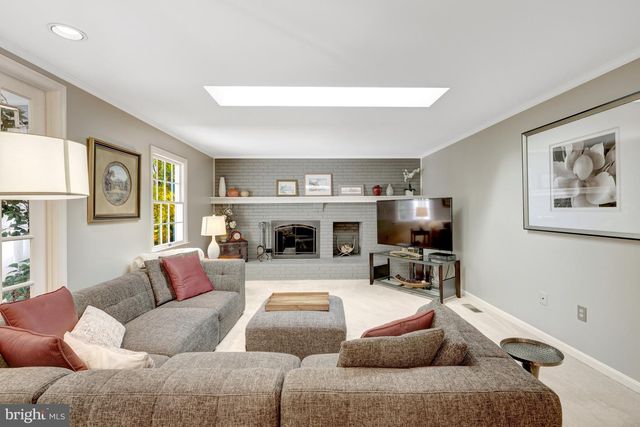 329 CLUB VIEW DR, Great Falls, VA 22066