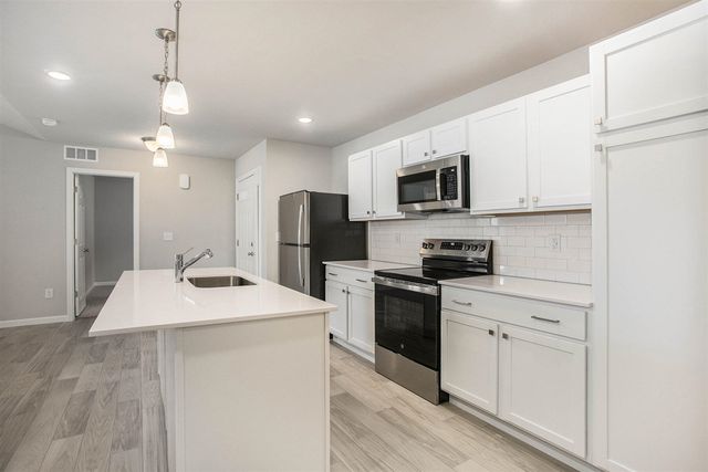 497 Mckinley Court, Three Rivers, MI 49093