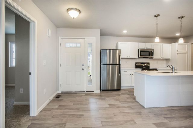 497 Mckinley Court, Three Rivers, MI 49093
