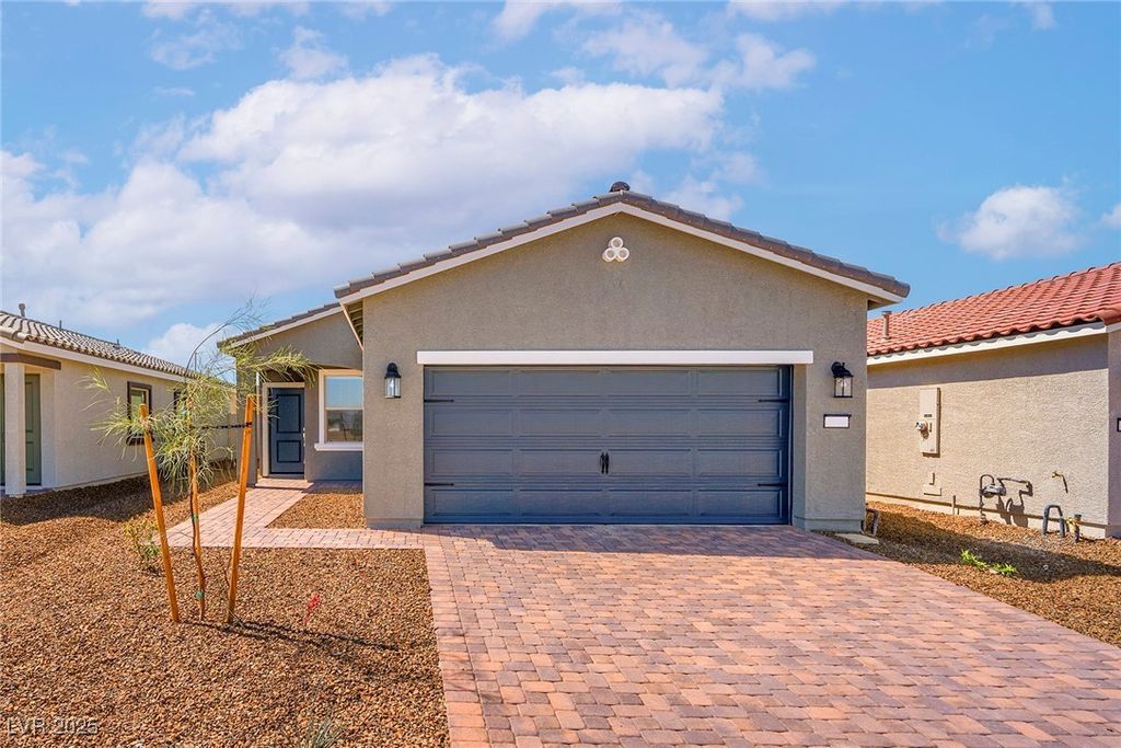 6718 Violet Cascade Avenue, Las Vegas, NV 89156