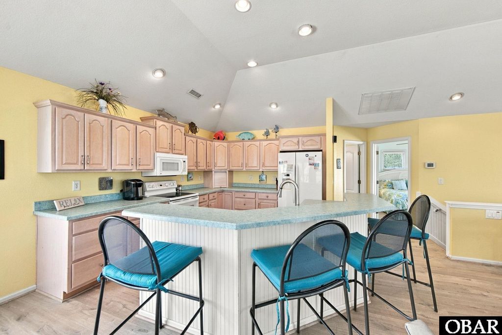 Image 15 of property listing at 107 Mallard Drive, Duck, NC 27949
