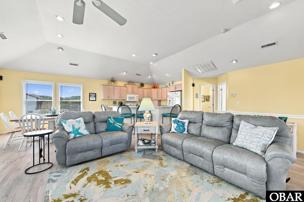 Image 5 of property listing at 107 Mallard Drive, Duck, NC 27949