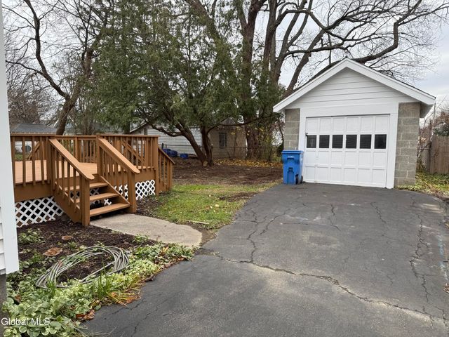 23 Rose Court, Albany, NY 12209