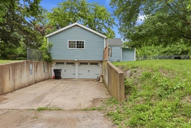 1215 BERRY Road, Independence, MO 64057