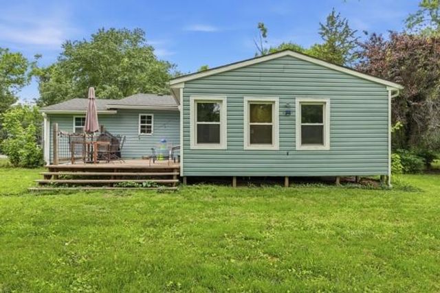 1215 BERRY Road, Independence, MO 64057