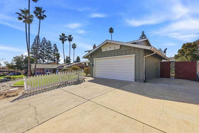 5009 Waterbury Way, Fair Oaks, CA 95628