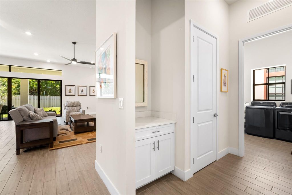 Image 11 of property listing at 8159 Liberty Way, Parkland, FL 33067