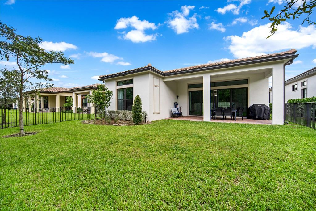 Image 34 of property listing at 8159 Liberty Way, Parkland, FL 33067