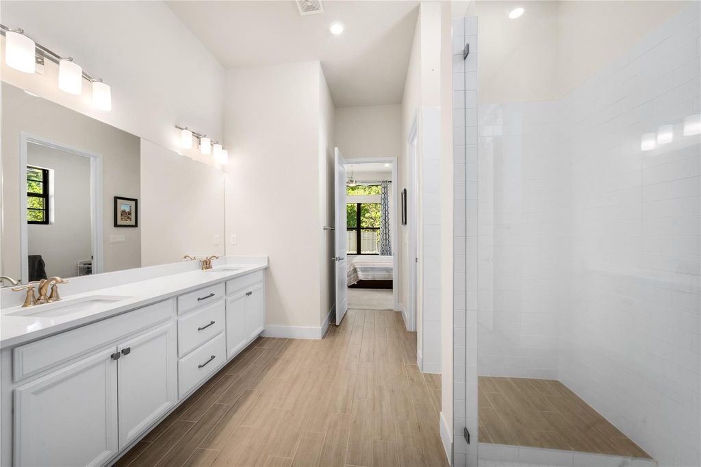 Image 5 of property listing at 8159 Liberty Way, Parkland, FL 33067