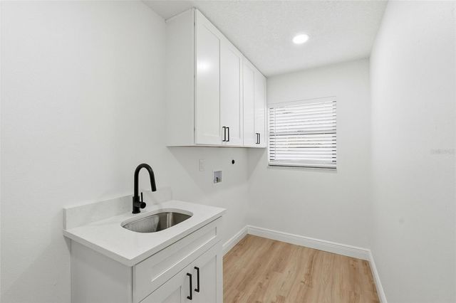 185 FOXCROFT DRIVE W, Palm Harbor, FL 34683